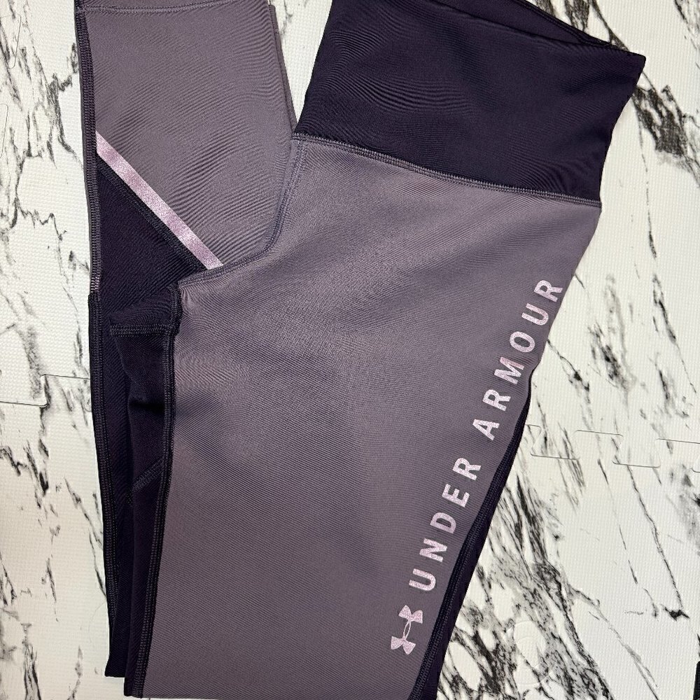 EUC - Under Armour warmer Compression Leggings, Size L